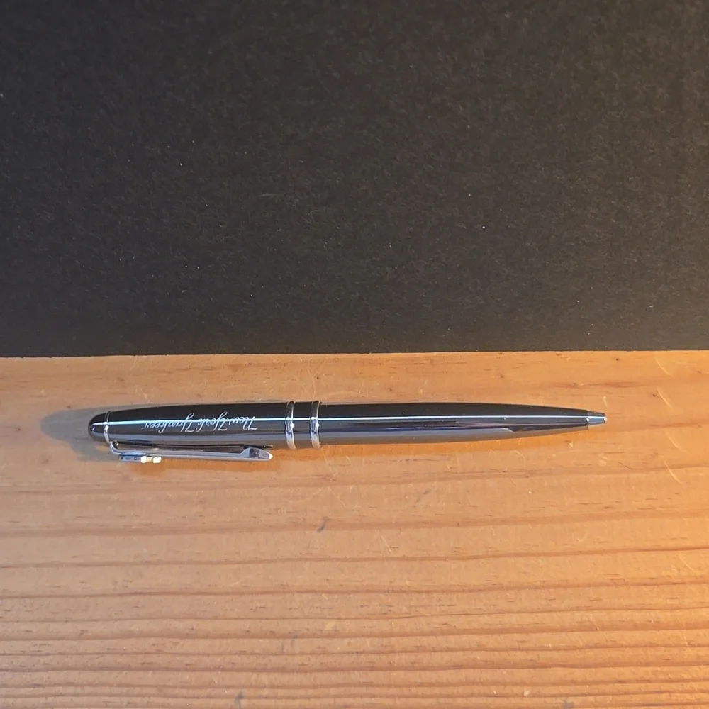 NEW YORK YANKEES ETCHED SCRIPT & LOGO GUNMETAL CHROME BALLPOINT PEN MINT IN BOX